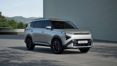 Kia Carens Clavis is offered with three engine options. There will be two petrol engines and one diesel engine on offer. Kia Carens Clavis is offered with three engine options. There will be two petrol engines and one diesel engine on offer.