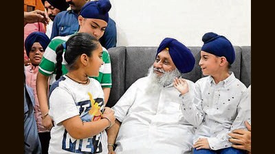 SAD president Sukhbir Singh Badal meeting children during a public event in Ludhiana on Thursday. (HT Photo) SAD president Sukhbir Singh Badal meeting children during a public event in Ludhiana on Thursday. (HT Photo)