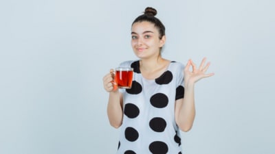 Gastroenterologists react to a woman sharing her detox tea recipes and saying they help 'melt belly fat'. (Representative picture: Freepik) Gastroenterologists react to a woman sharing her detox tea recipes and saying they help 'melt belly fat'. (Representative picture: Freepik)