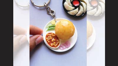 Sudha and Neha Chandranarayan create miniature chole bhature and thalis. (INSTAGRAM/@CNARTS_MINIATURES) Sudha and Neha Chandranarayan create miniature chole bhature and thalis. (INSTAGRAM/@CNARTS_MINIATURES)