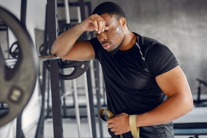 Poor Form: Poor form during exercises can lead to injuries and diminish the effectiveness of your workout. It's important to focus on proper form to ensure that you are working the intended muscles and reducing the risk of injury. (freepik) Poor Form: Poor form during exercises can lead to injuries and diminish the effectiveness of your workout. It's important to focus on proper form to ensure that you are working the intended muscles and reducing the risk of injury. (freepik)