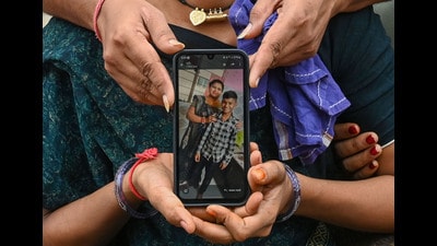 15-year-old Akash Pathni and his mother Sita. (HT PHOTO)