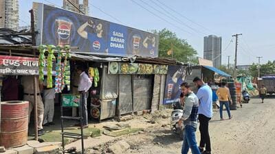 A GMDA enforcement team inspects sector 84/89 road and Gurugram-Manesar utility corridor on Thursday. (HT Photo)