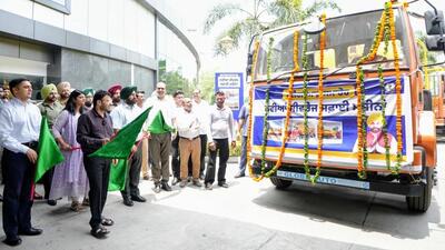 Local government minister Dr Ravjot Singh flagging off 730 advanced cleaning machines on Friday. (HT Photo) Local government minister Dr Ravjot Singh flagging off 730 advanced cleaning machines on Friday. (HT Photo)