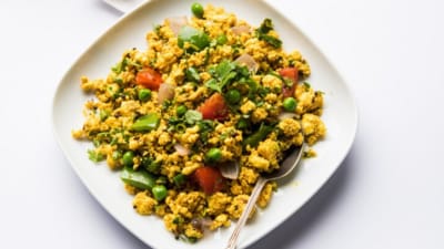 Paneer bhurji is a popular Indian dish made with scrambled paneer (Indian cottage cheese), spices, and vegetables. Here's a sample veg meal plan that incorporates paneer bhurji for weight loss and protein. (Freepik) Paneer bhurji is a popular Indian dish made with scrambled paneer (Indian cottage cheese), spices, and vegetables. Here's a sample veg meal plan that incorporates paneer bhurji for weight loss and protein. (Freepik)