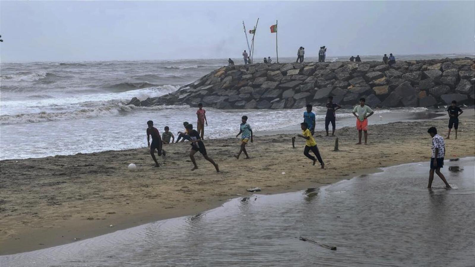 Beach After Rian Weather Bee: How is monsoon performing this year | Hindustan Times