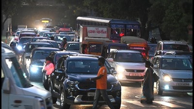 The pedestrian timers, which will display the countdown for red (stop) and green (walk) signals, are set to be placed at 45 junctions in Chandigarh that record high vehicular and foot traffic. (HT Photo)