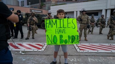 LOS ANGELES, CALIFORNIA - JUNE 13: Protesters confront law enforcement outside of a federal building and Immigration and Customs Enforcement (ICE) detention center on June 13, 2025, in Los Angeles, California. Demonstrations continue after a series of immigration raids began last Friday, June 6th. Tensions in the city remain high after the Trump administration called in the National Guard and the Marines against the wishes of city leaders. Spencer Platt/Getty Images/AFP (Photo by SPENCER PLATT / GETTY IMAGES NORTH AMERICA / Getty Images via AFP) (Getty Images via AFP) LOS ANGELES, CALIFORNIA - JUNE 13: Protesters confront law enforcement outside of a federal building and Immigration and Customs Enforcement (ICE) detention center on June 13, 2025, in Los Angeles, California. Demonstrations continue after a series of immigration raids began last Friday, June 6th. Tensions in the city remain high after the Trump administration called in the National Guard and the Marines against the wishes of city leaders. Spencer Platt/Getty Images/AFP (Photo by SPENCER PLATT / GETTY IMAGES NORTH AMERICA / Getty Images via AFP) (Getty Images via AFP)