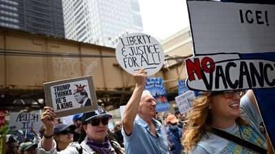 People take part in the No Kings Day protest against President Donald Trump's policies, in Chicago, Illinois, U.S., June 14, 2025.  REUTERS/Dylan Martinez (REUTERS)