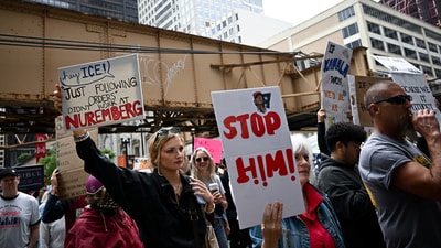 People take part in the No Kings Day protest against President Donald Trump's policies, in Chicago, Illinois, U.S., June 14, 2025. REUTERS/Dylan Martinez (REUTERS)