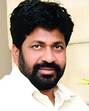 As Pawar rose to address the gathering, a group of Kadu’s supporters stood up and started shouting slogans, expressing anger over the state government’s alleged indifference to Kadu’s ongoing agitation.  (HT)