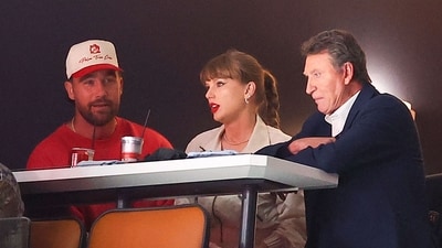 Taylor Swift surprises fans at Stanley Cup Finals, seated with Wayne Gretzky, a Trump supporter. (Photo by Mike Carlson / GETTY IMAGES NORTH AMERICA / Getty Images via AFP) (Getty Images via AFP) Taylor Swift surprises fans at Stanley Cup Finals, seated with Wayne Gretzky, a Trump supporter. (Photo by Mike Carlson / GETTY IMAGES NORTH AMERICA / Getty Images via AFP) (Getty Images via AFP)