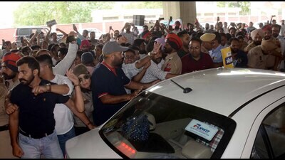 Protesters from the various organisations blocking the traffic on Ferozepur Road in Ludhiana on Sunday. (Manish/HT) Protesters from the various organisations blocking the traffic on Ferozepur Road in Ludhiana on Sunday. (Manish/HT)