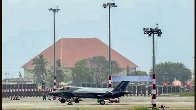 The British F-35B fighter jet made an emergency landing at the Thiruvananthapuram International Airport in Kerala. (ANI) The British F-35B fighter jet made an emergency landing at the Thiruvananthapuram International Airport in Kerala. (ANI)