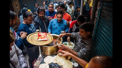 The FDA Pune region office, which includes Pune Solapur, Satara, Sangli and Kolhapur has over one lakh registered food business operators (FBO) and over 30,000 licensed FBOs. (REPRESENTATIVE PIC)
