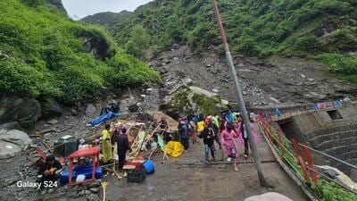 The landslide on trek route to Kedarnath Dham in Rudraprayag district The landslide on trek route to Kedarnath Dham in Rudraprayag district