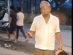 A senior citizen in Bengaluru confronted a businesswoman for not having 60% Kannada on name board. 