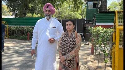 Jasvinder Kaur, wife of Col Bath, met Punjab governor Gulab Chand Kataria in Chandigarh on June 12 to express concern over the delay in action. (HT File) Jasvinder Kaur, wife of Col Bath, met Punjab governor Gulab Chand Kataria in Chandigarh on June 12 to express concern over the delay in action. (HT File)