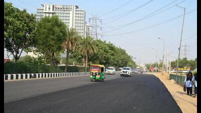 The Southern Peripheral Road between Vatika Chowk and NH-48 in Gurugram. (HT PHOTO) The Southern Peripheral Road between Vatika Chowk and NH-48 in Gurugram. (HT PHOTO)