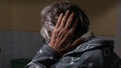 Headache is one of the early signs of brain tumour. (Unsplash) Headache is one of the early signs of brain tumour. (Unsplash)