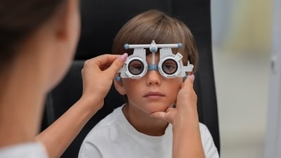 Know the early warning signs of pediatric cataract. (Freepik) Know the early warning signs of pediatric cataract. (Freepik)
