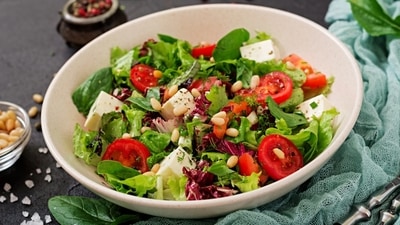 Eating a salad first adds fibre to your meal, and fibre slows down how quickly sugar enters your bloodstream. (Freepik) Eating a salad first adds fibre to your meal, and fibre slows down how quickly sugar enters your bloodstream. (Freepik)
