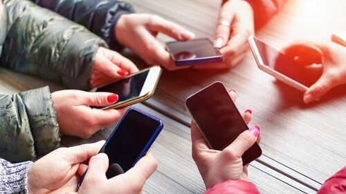 If you’ve been toying with the idea of how to go about your digital detox, here’s some help to get you started.  (shutterstock)