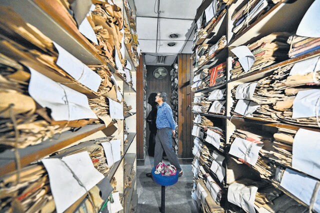 The maps are being parsed out of records millions of colonial era files stored by the Municipal Corporation of Delhi (MCD). (RAJ K RAJ /HT PHOTO) The maps are being parsed out of records millions of colonial era files stored by the Municipal Corporation of Delhi (MCD). (RAJ K RAJ /HT PHOTO)