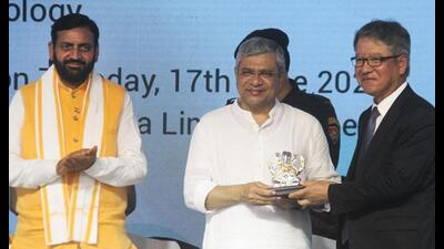 (From left) Haryana CM Nayab Singh Saini, Union railway minister Ashwini Vaishnaw and Maruti Suzuki India MD and CEO Hisashi Takeuchi during the inauguration of India’s biggest Gati Shakti Multi-Modal cargo terminal in Manesar onTuesday. (PTI) (From left) Haryana CM Nayab Singh Saini, Union railway minister Ashwini Vaishnaw and Maruti Suzuki India MD and CEO Hisashi Takeuchi during the inauguration of India’s biggest Gati Shakti Multi-Modal cargo terminal in Manesar onTuesday. (PTI)