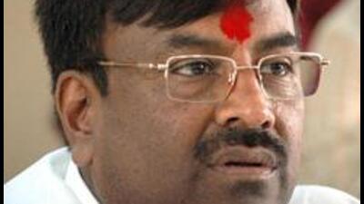 HC allows to close criminal case against Mungantiwar, others HC allows to close criminal case against Mungantiwar, others