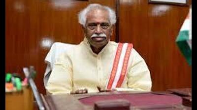 Digvijay Singh Chautala told governor Bandaru Dattatraya that filing an FIR was not enough and sought removal of varsity VC. (HT File) Digvijay Singh Chautala told governor Bandaru Dattatraya that filing an FIR was not enough and sought removal of varsity VC. (HT File)