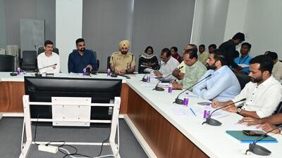 District collector Jitendra Dudi (second from left) on Tuesday instructed officials to inspect bridges, culverts, roads, buildings, wadas and hoardings within the next seven days. (HT) District collector Jitendra Dudi (second from left) on Tuesday instructed officials to inspect bridges, culverts, roads, buildings, wadas and hoardings within the next seven days. (HT)