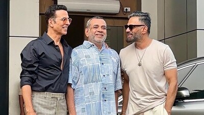 Akshay Kumar reacts to ongoing feud with Paresh Rawal over his Hera Pheri 3 exit. Akshay Kumar reacts to ongoing feud with Paresh Rawal over his Hera Pheri 3 exit.