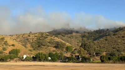 Ventura County brush fire: Howe Fire near Piru threatens high-tension power lines (@VCFD_PIO/X) Ventura County brush fire: Howe Fire near Piru threatens high-tension power lines (@VCFD_PIO/X)