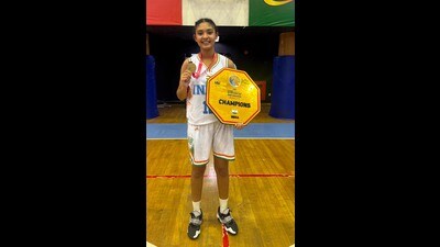 Tashmeet Kaur from Ludhiana was the only player from the region to be selected for the Indian U-16 girls basketball team that clinched gold at the SABA qualifying zone matches. (HT Photo) Tashmeet Kaur from Ludhiana was the only player from the region to be selected for the Indian U-16 girls basketball team that clinched gold at the SABA qualifying zone matches. (HT Photo)