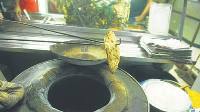 The phasing-out of charcoal tandoors will take place over 3-5 months, but the final decision lies with the court. (HT Archives) The phasing-out of charcoal tandoors will take place over 3-5 months, but the final decision lies with the court. (HT Archives)