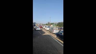 The slow pace of infrastructure development along the key stretches of the highway has drawn widespread criticism from travellers and transporters with congestion becoming a routine affair. (HT)