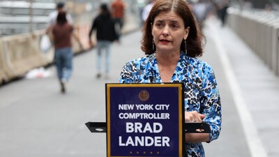 Meg Barnette, wife of New York City Comptroller and mayoral candidate Brad Lander, speaks to the media after Lander was detained by ICE agents inside immigration court in Manhattan, New York City, U.S., June 17, 2025. REUTERS/Kylie Cooper (REUTERS)