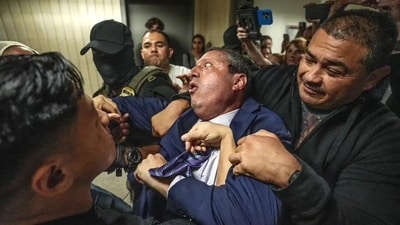 ICE apprehended New York City mayoral candidate Brad Lander when he was "escorting a defendant out of immigration court at 26 Federal Plaza," according to a statement from his wife. (X@MikeNellis) ICE apprehended New York City mayoral candidate Brad Lander when he was "escorting a defendant out of immigration court at 26 Federal Plaza," according to a statement from his wife. (X@MikeNellis)