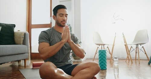Meditation helps keeping you calm. (Shutterstock)
