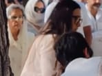 Karisma Kapoor was seen with her kids Samaira and Kiaan at Sunjay Kapur's funeral. Karisma Kapoor was seen with her kids Samaira and Kiaan at Sunjay Kapur's funeral.