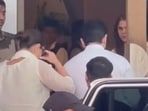 Sunjay Kapur funeral: Kareena Kapoor and Saif Ali Khan left for Delhi to attend the funeral. Sunjay Kapur funeral: Kareena Kapoor and Saif Ali Khan left for Delhi to attend the funeral.