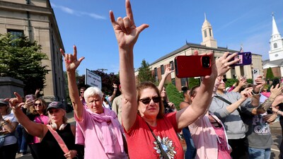 Supporters of Karen Read gather outside of the courthouse as she leaves for the day at the end of a session in her murder trial in Norfolk Superior Court, Friday, June 13, 2025, in Dedham, Mass. (AP) Supporters of Karen Read gather outside of the courthouse as she leaves for the day at the end of a session in her murder trial in Norfolk Superior Court, Friday, June 13, 2025, in Dedham, Mass. (AP)