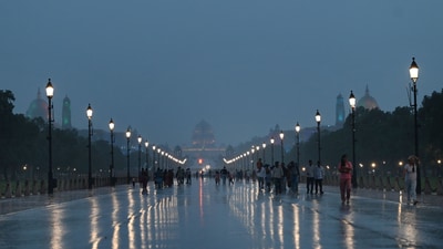On Friday too, Delhi may witness generally cloudy sky and very light to light rainfall, according to IMD. (File/Arvind Yadav / Hindustan Times) On Friday too, Delhi may witness generally cloudy sky and very light to light rainfall, according to IMD. (File/Arvind Yadav / Hindustan Times)