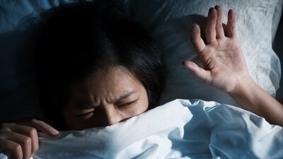 Your pillowcase can accumulate more bacteria than a toilet seat in just a week (Photo: Medical News Today) Your pillowcase can accumulate more bacteria than a toilet seat in just a week (Photo: Medical News Today)