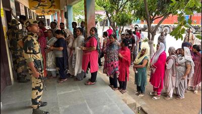 Voters queue up to vote at a polling booth in the Ludhiana West assembly constituency on Thursday. (Gurpreet Singh/HT) Voters queue up to vote at a polling booth in the Ludhiana West assembly constituency on Thursday. (Gurpreet Singh/HT)