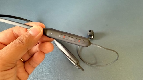 At just under 30 grams, the Z3 is lightweight enough for all-day wear. (HT Tech) At just under 30 grams, the Z3 is lightweight enough for all-day wear. (HT Tech)