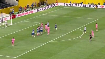 Lionel Messi scores a free-kick vs Porto. (Twitter) Lionel Messi scores a free-kick vs Porto. (Twitter)