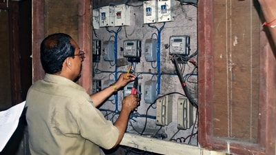 Bengaluru faces frequent power outages in light of periodical maintenance works and long impending projects. (Hindustan Times/For representation) Bengaluru faces frequent power outages in light of periodical maintenance works and long impending projects. (Hindustan Times/For representation)