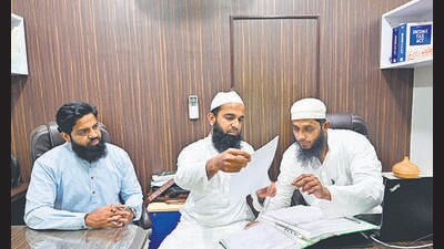 Mumbai, India - June 20, 2025: (L to R) Adil ansari( PTA members),Mohsin Ansari and Abdul Sattar shaikh parents of student of Safa School, in Mumbai, India, on Friday, June 20, 2025. (Photo by Anshuman Poyrekar/ Hindustan Times) (Hindustan Times) Mumbai, India - June 20, 2025: (L to R) Adil ansari( PTA members),Mohsin Ansari and Abdul Sattar shaikh parents of student of Safa School, in Mumbai, India, on Friday, June 20, 2025. (Photo by Anshuman Poyrekar/ Hindustan Times) (Hindustan Times)